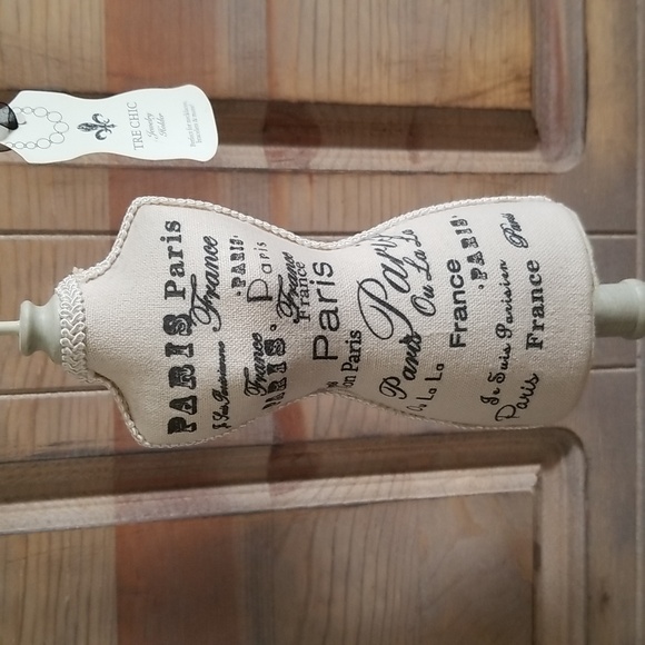 Tre Chic Mannequin Jewelry Holder by Sicura Italian Designs - Picture 3 of 13